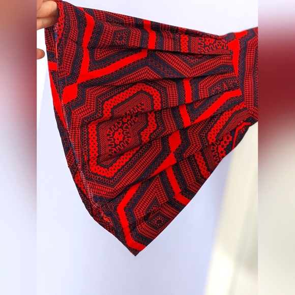 Large Sleeve Chic Dress - Simons - Picture 3 of 5